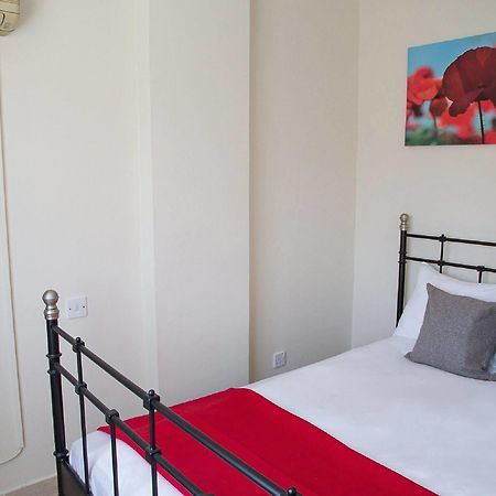 Paphos Love Nest Apartment ภายนอก รูปภาพ