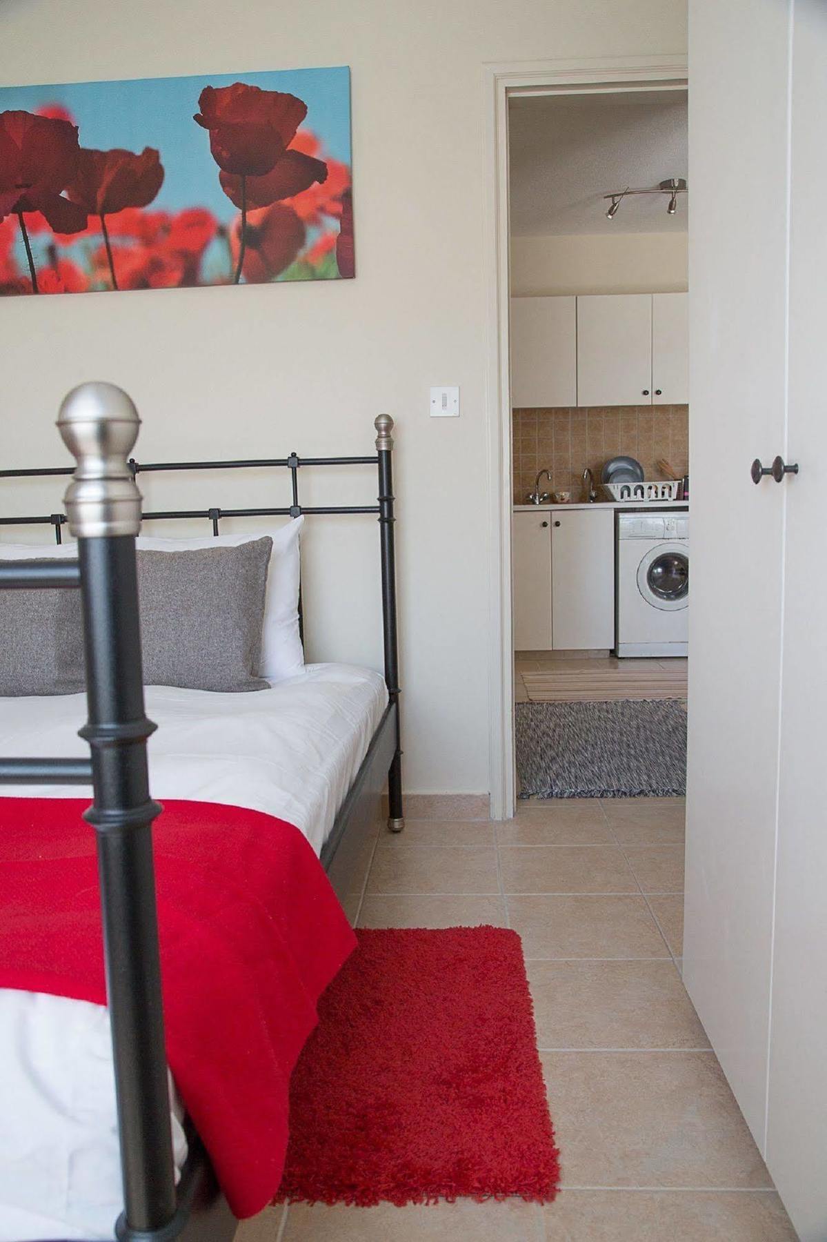 Paphos Love Nest Apartment ภายนอก รูปภาพ