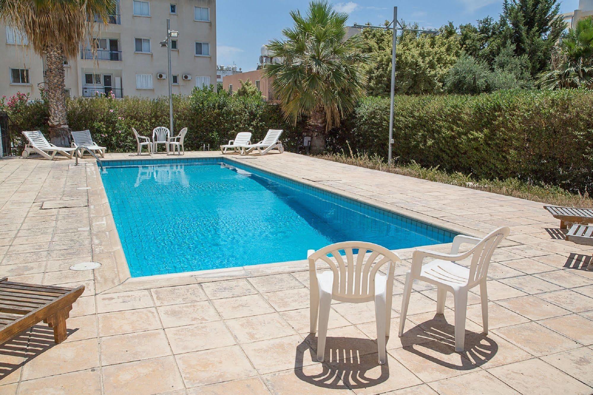 Paphos Love Nest Apartment ภายนอก รูปภาพ